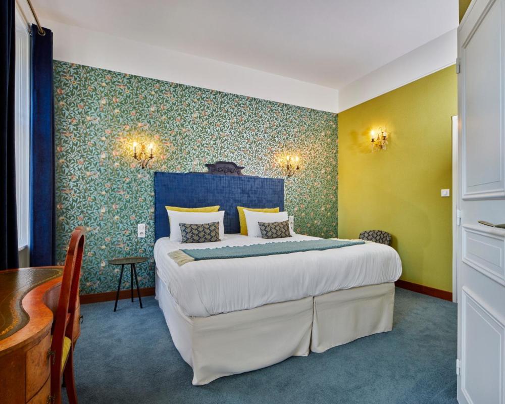 Logis Hotel Les Fuchsias Saint-Vaast-la-Hougue Esterno foto