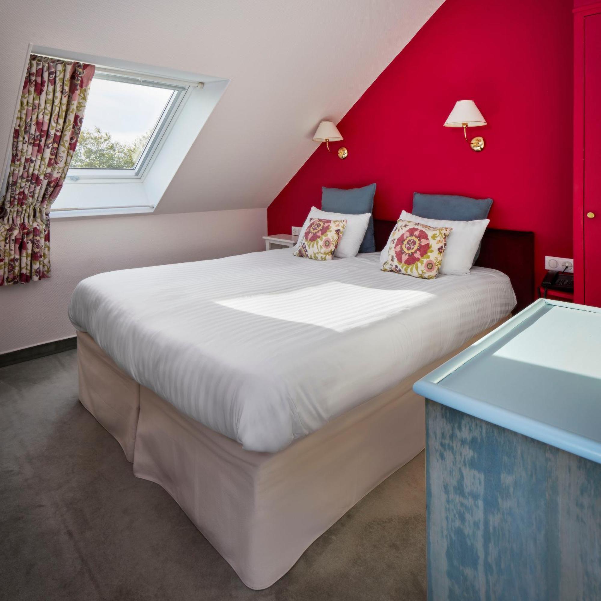 Logis Hotel Les Fuchsias Saint-Vaast-la-Hougue Esterno foto