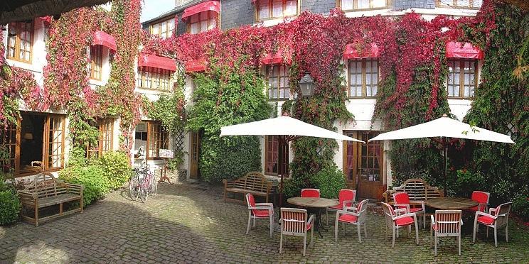 Logis Hotel Les Fuchsias Saint-Vaast-la-Hougue Esterno foto